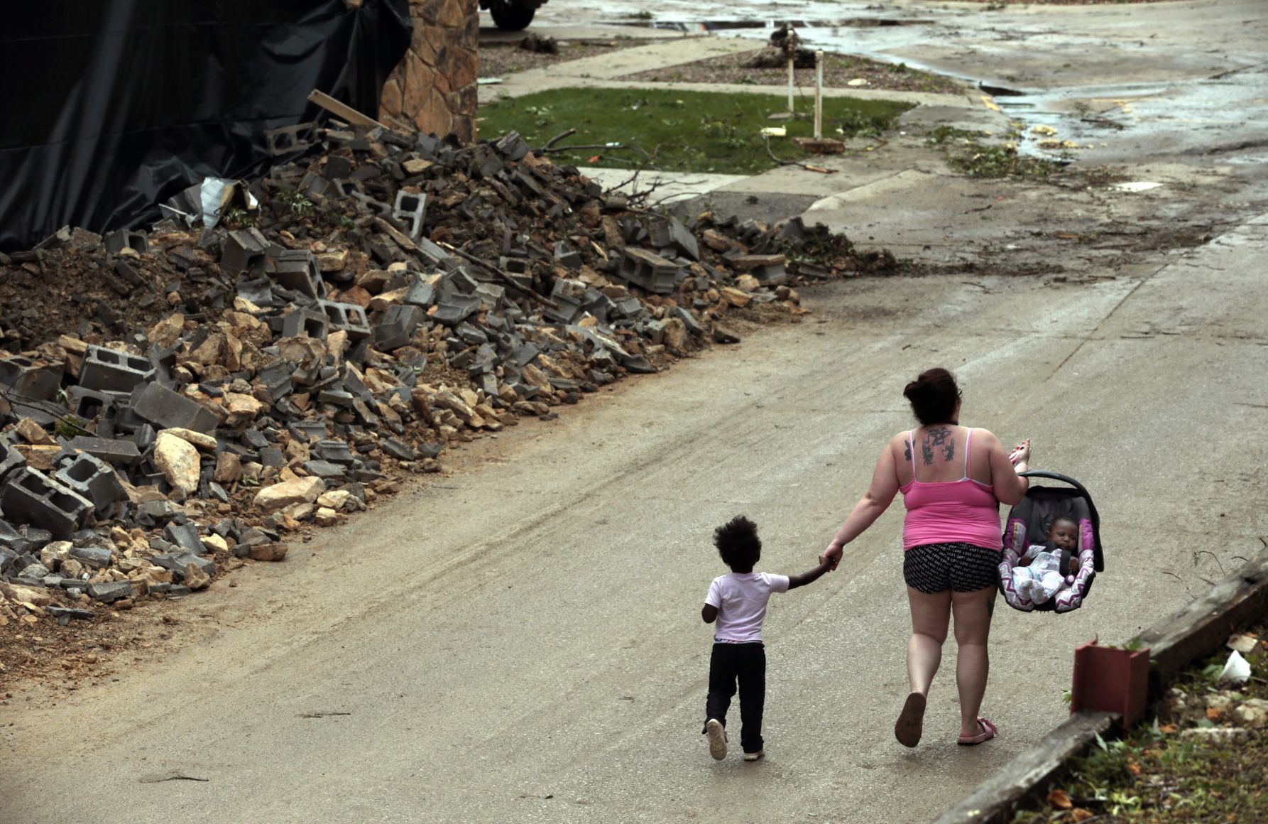 Tornado rips through Jefferson City